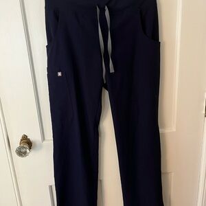 Figs Kade Cargo scrub pants- Navy blue
